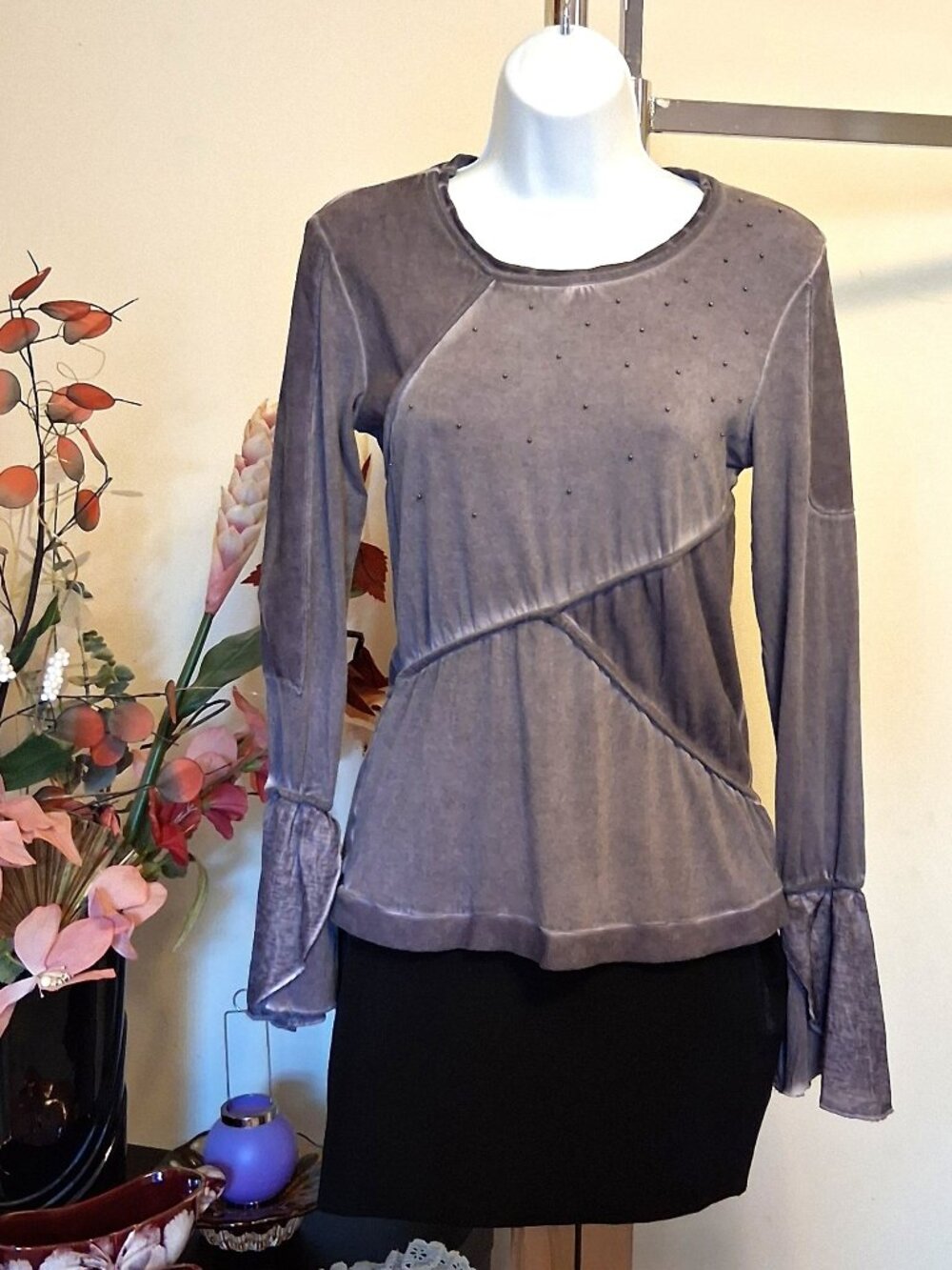 NEW Dolce Vita Women’s Light Purple Stretchy Blouse Long Ruffle Sleeve Top
